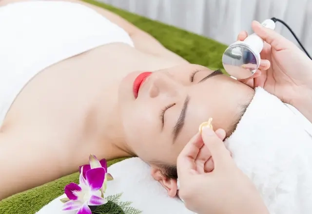 Dịch Vụ Hút Chì Thải Độc Da Mặt
